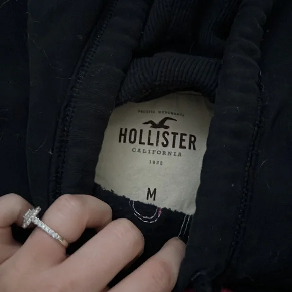 Hollister medium navy sweatshirt - Picture 2 of 6